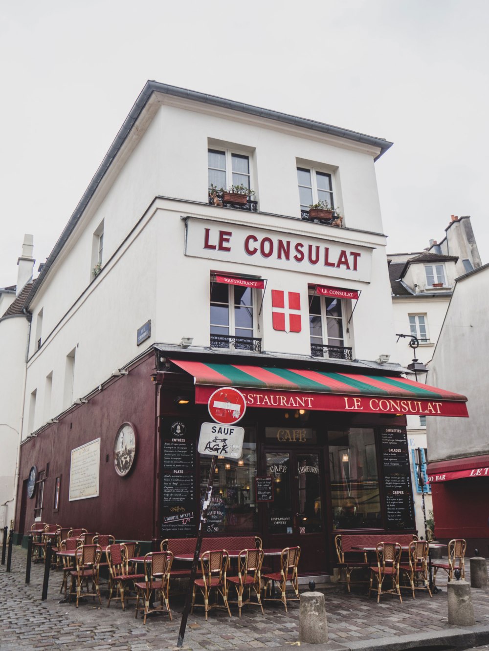 Le-Consulat-Montmartre-Paris