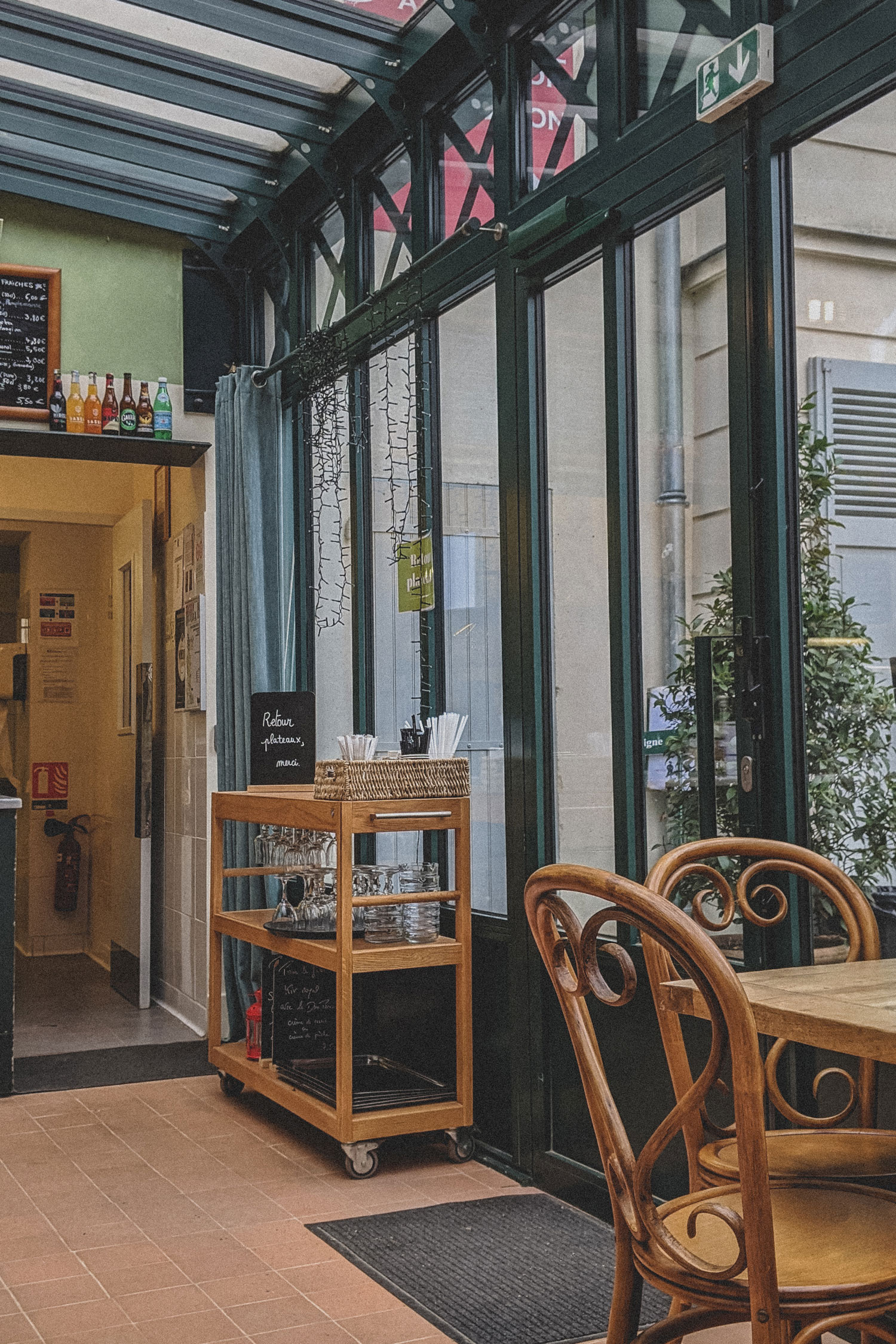 Cafe-Renoir-Musee-de-Montmartre-Paris (1)